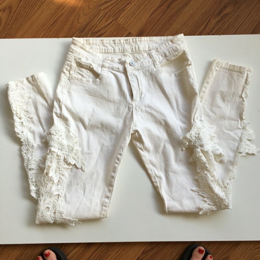 Cream colored pants, size 7